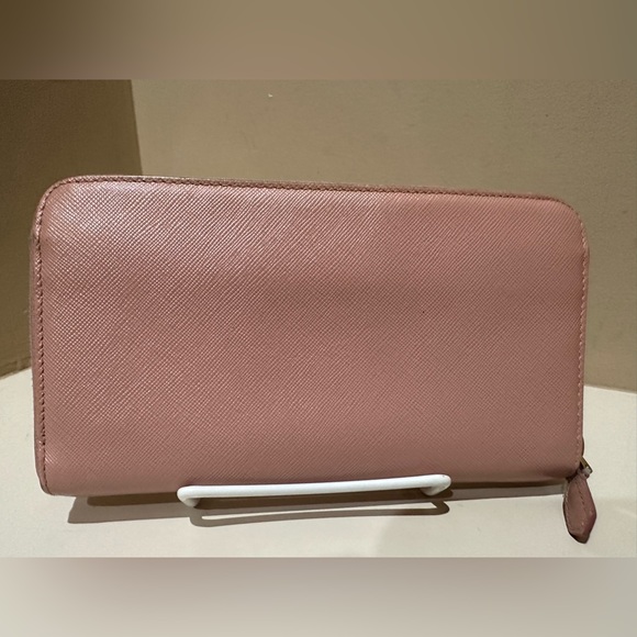 PRADA MILANO SAFFIANO LUX CONTINENTAL
WALLET - Picture 13 of 13